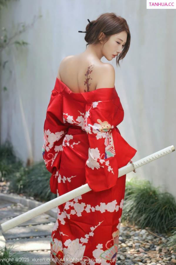   [XiuRen]高清写真图 2025.08.22 No.10683 金允希Yuki 红色和服第13张图片
